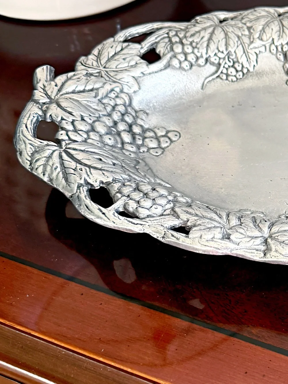 Arthur Court Oval Grape Serving Tray Dish 1990 Signed 13.5 